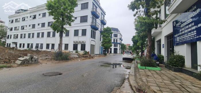 Hình ảnh Bán nhà 4 tầng khu đô thị SKY garden Khai quang. Kinh doanh 2