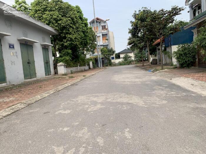 Hình ảnh Giá đầu tư tốt, Bán lô đất giá đầu tư 98m2 khu tái định cư Trâu Quỳ, cách 10m ra phố Nguyễn Mậu Tài, mặt tiền 6,52m Đông Nam 3