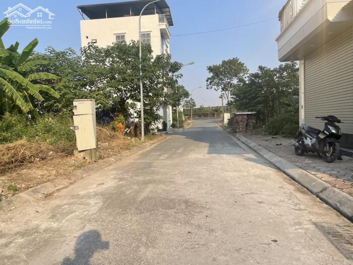 Hình ảnh Giá đầu tư Bán 33,6m đất tái định cư Cự Khối đường ô tô tránh giá chỉ 6,3 tỷ, đất gần vườn hoa, an sinh đỉnh 3