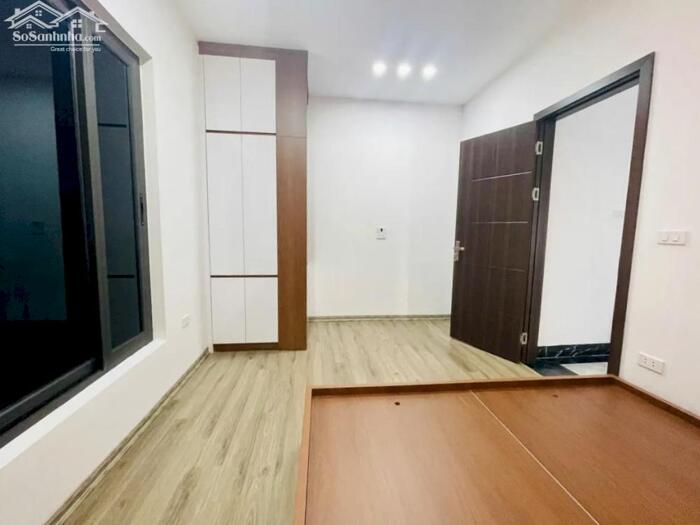 Hình ảnh Nhà Khâm Thiên 30.5m², lô góc 2 mặt thoáng, full nội thất, giá 8.5 tỷ 1
