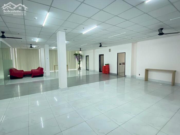 Hình ảnh Cho thuê toà nhà Văn phòng 3 tầng, KCN Xuyên Á - Long an 4