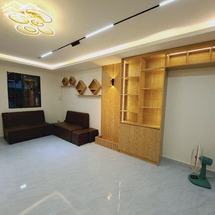 Hình ảnh Gần Metro 2 - trung tâm Aeon Tân Phú một xẹt sát MT, nhà mới lô góc 2 tầng, DT 4.5x11m, 1