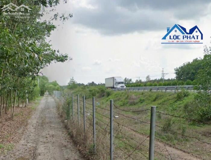 Hình ảnh Cần bán lô đất gần Cổng trước sân bay Long Thành 47.000m2 giá chỉ 108 tỷ 0