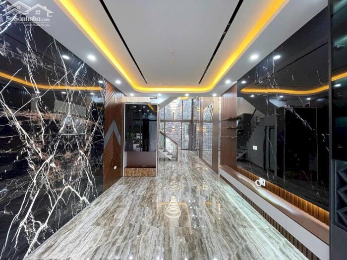 Hình ảnh Nhà 4 tầng độc lập tuyến 2 Văn Cao 0