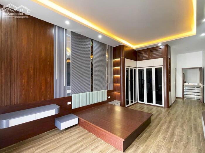 Hình ảnh Nhà 4 tầng độc lập tuyến 2 Văn Cao 3