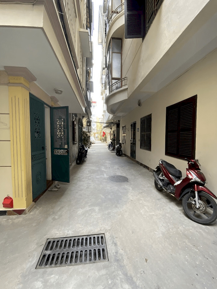 Hình ảnh (Gấp) Bán nhà 4 tầng sổ đỏ 61m2 giá cực rẻ, ôtô vào nhà tại phố Bùi Ngọc Dương, HBT, HN chỉ 15.2 tỷ 2