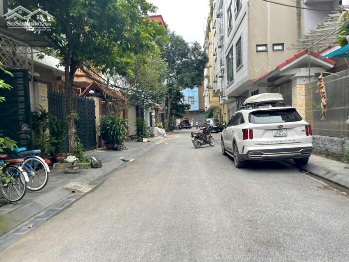 Hình ảnh Bán nhà 3 tầng 83,3m2 khu tái định cư Tư Đình hồ Đắp Nếp, đường thông, gần hồ, định cư được ngay 5