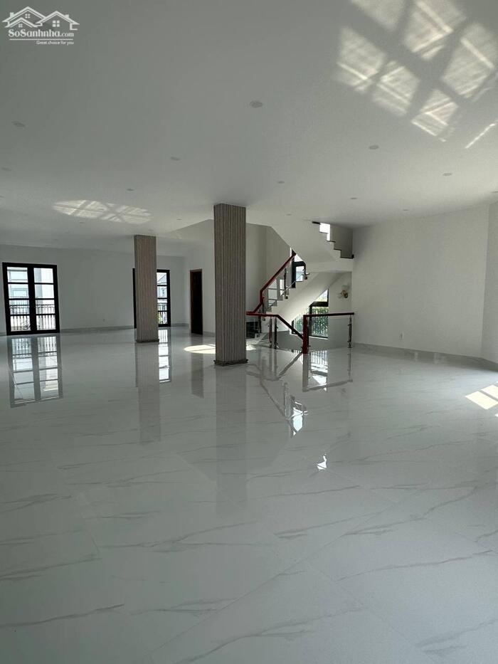 Hình ảnh CHO THUÊ TẦNG BIỆT THỰ BOUTIQUE CĂN GÓC VINHOMES GRAND PARK VỊ TRÍ ĐẸP ĐÔNG ĐÚC DIỆN TÍCH LỚN 4