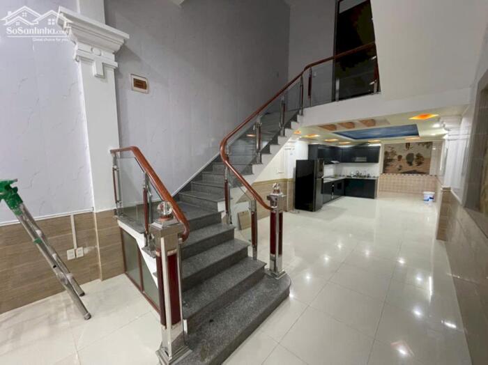 Hình ảnh Cho thuê nhà khu phân lô Văn Cao (83m2), 4 p.ngủ khép kín. 9