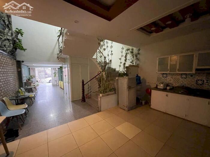 Hình ảnh Cho thuê nguyên căn sân cổng 110m2 Văn Cao, 6 p.ngủ khép kín. 1