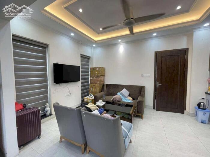 Hình ảnh Bán nhà Lạc Long Quân 35m2 nhà đẹp ôtô đỗ sát nhà 11.5 tỷ 1