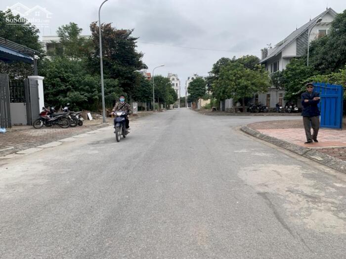 Hình ảnh Bán 2 lô 30m2 góc khu TĐC Trâu Quỳ, nhìn vườn hoa thoáng đãng, phù hợp mua cho 2 anh em định cư 1