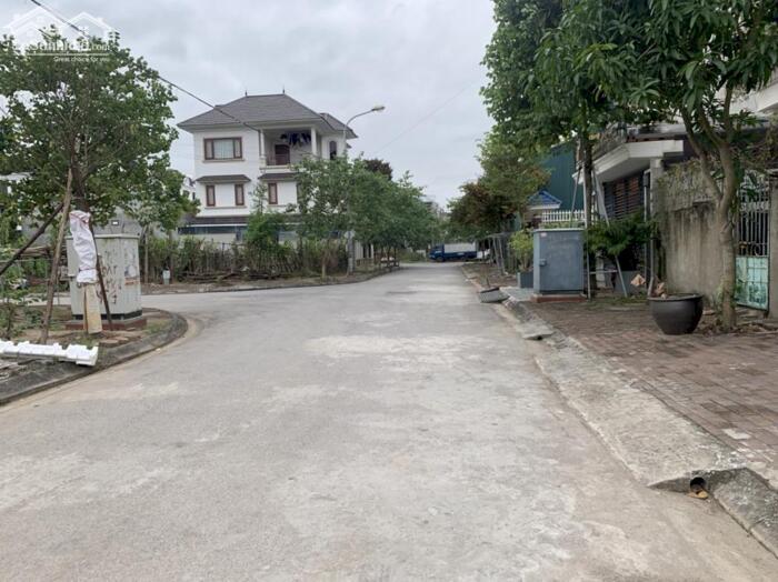 Hình ảnh Bán 2 lô 30m2 góc khu TĐC Trâu Quỳ, nhìn vườn hoa thoáng đãng, phù hợp mua cho 2 anh em định cư 3