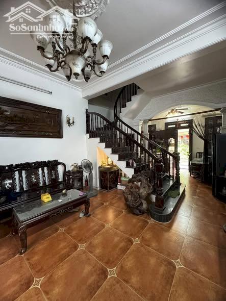 Hình ảnh Mặt Hồ Trúc Bạch 100M2 3 Tầng 89 Tỷ Nhà 2 Mặt Tiền trước sau SDCC 3