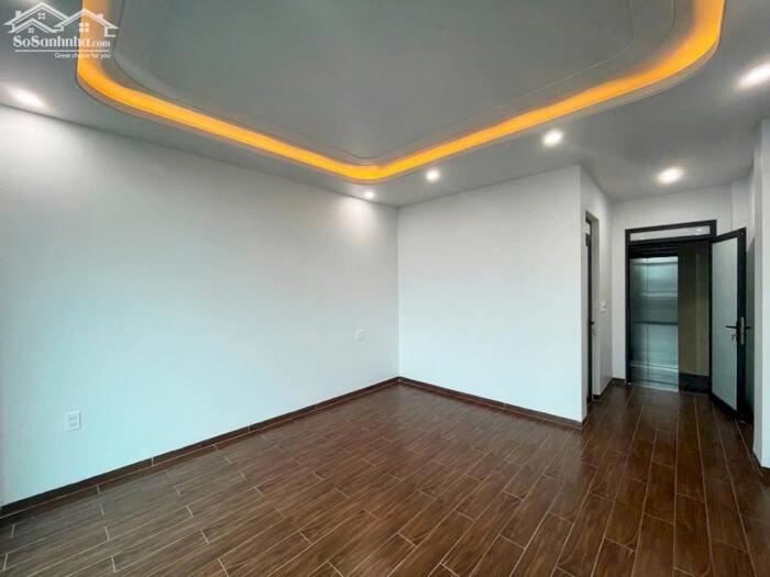 Hình ảnh Nhà 7 tầng thang máy trung tâm Lê Hồng Phong 6