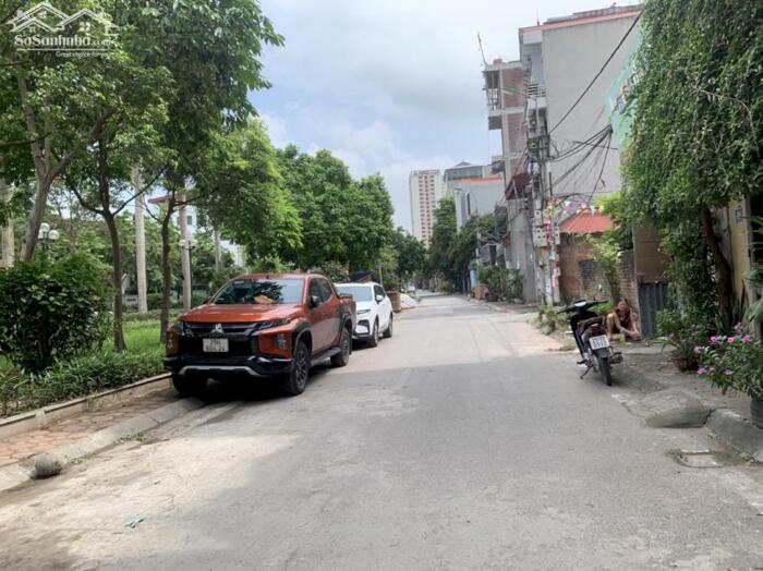 Hình ảnh Bán đất view khuôn viên hồ Bộ Đội 58,3m đất tổ 8 Thạch Bàn view hồ Cự Khối đang triển khai, xây nhà hoặc văn phòng đều đẹp 3