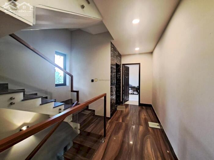 Hình ảnh Biệt Thự Khu Compound Rivermark Trần Não DT:300m2(15mx20m) Hầm 3 Tầng-Hồ Bơi Sân Vườn Đẹp 3