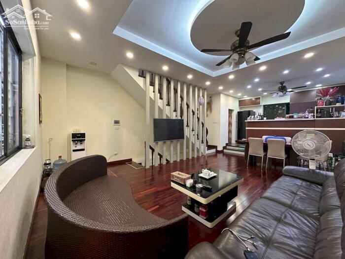 Hình ảnh Mặt Phố Phó Đức Chính 48M2 Mặt Tiền 4,56M 26.9 Tỷ 2 Mặt Phố trước sau 3