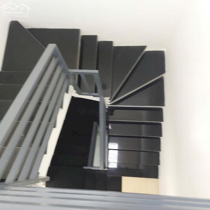 Hình ảnh BÁN NHÀ 3 TẦNG – 3 MÊ KIÊN CỐ, KIỆT TÔN ĐẢN, CẨM LỆ 9