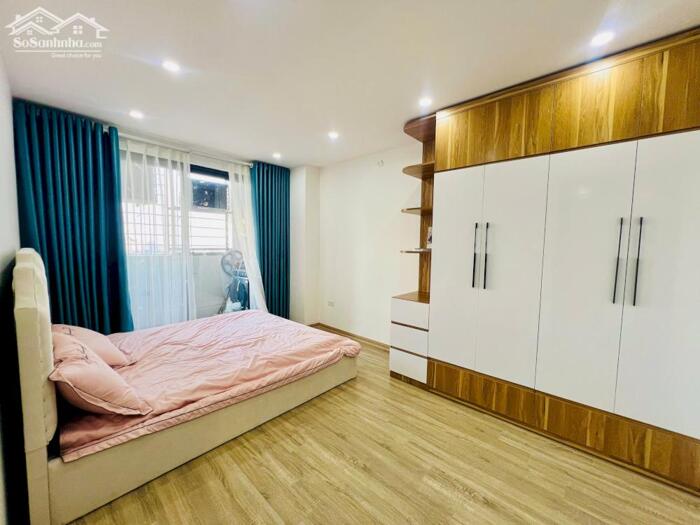 Hình ảnh Bán nhà mặt phố Đê La Thành 50m2 hai mặt ô tô vỉa hè rộng lô góc 39 tỷ 2