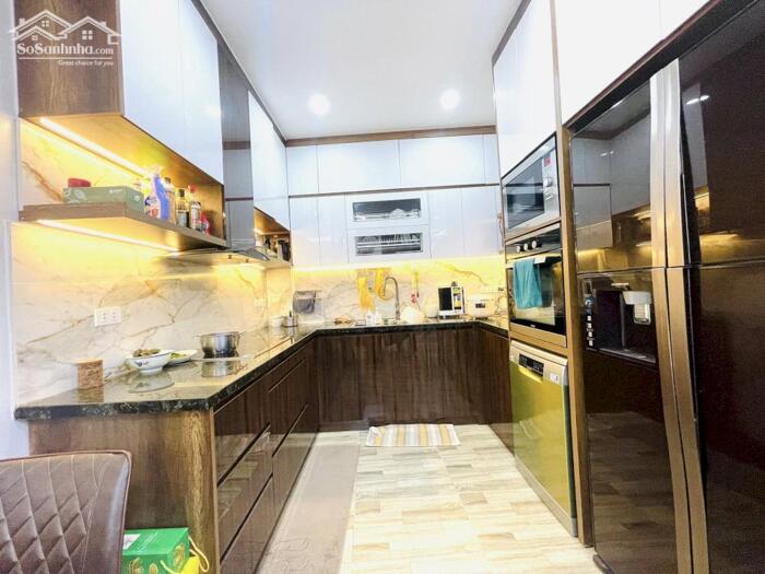 Hình ảnh Mặt Tiền 6M Mặt Phố Lạc Long Quân 32 Tỷ Vuông vỉa hè rộng 2