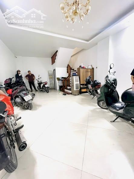 Hình ảnh Mặt Tiền 6M Mặt Phố Lạc Long Quân 32 Tỷ Vuông vỉa hè rộng 3