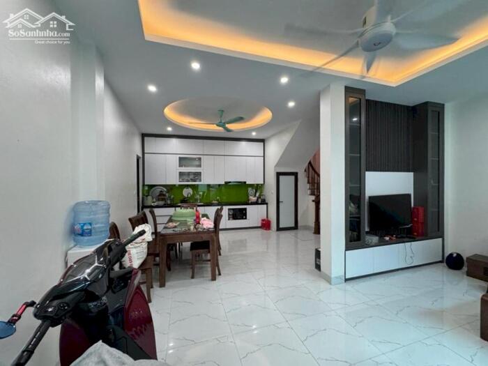 Hình ảnh Bán nhà Quốc Tử Giám 29m2 vị trí đẹp 50m ra phố khu dân trí cao 5.9 tỷ 1