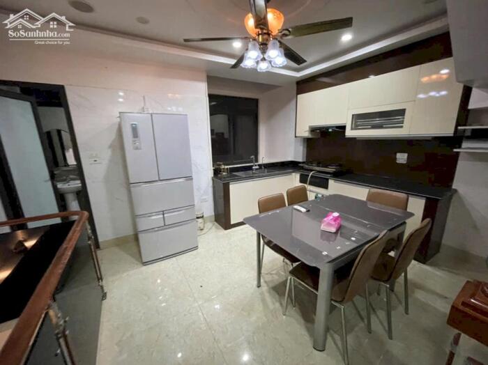 Hình ảnh Cho thuê nhà khu phân lô Văn Cao, 5 phòng ngủ full nội thất. 6