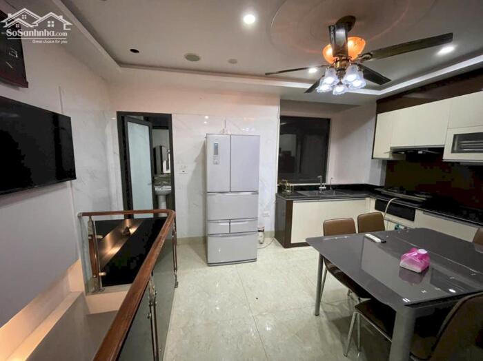 Hình ảnh Cho thuê nhà khu phân lô Văn Cao, 5 phòng ngủ full nội thất. 5