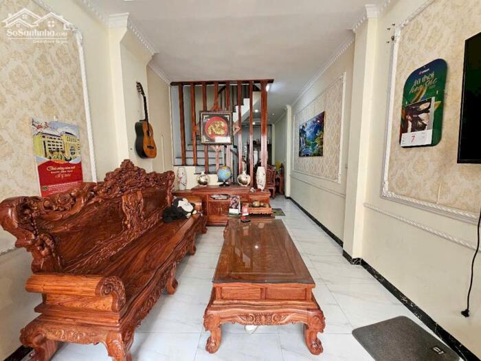 Hình ảnh Bán Nhà Long Biên - Gần Hồ - Ngõ Thông gần ô tô tránh - 40m x 4 tầng. Lh 0965858116 1