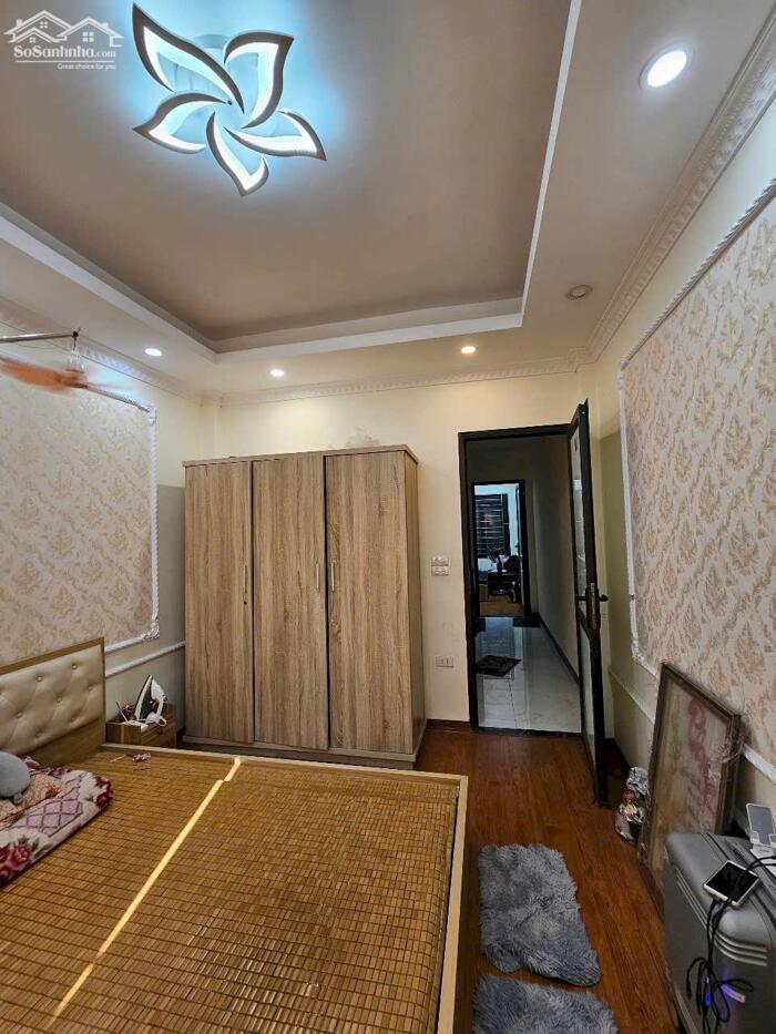 Hình ảnh Bán Nhà Long Biên - Gần Hồ - Ngõ Thông gần ô tô tránh - 40m x 4 tầng. Lh 0965858116 5