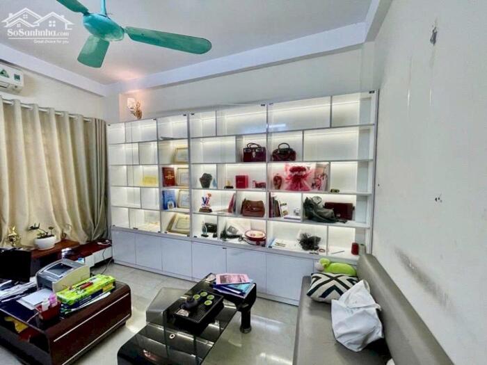 Hình ảnh Bán Nhà Long Biên - Gần Hồ - Ngõ Thông gần ô tô tránh - 40m x 4 tầng. Lh 0965858116 3