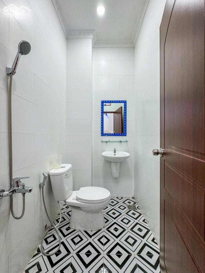 Hình ảnh NHÀ PHỐ 1 TRỆT 3 LẦU MT ĐƯỜNG NGUYỄN VĂN TRỖI CẶP VÁCH ĐH CẦN THƠ 12