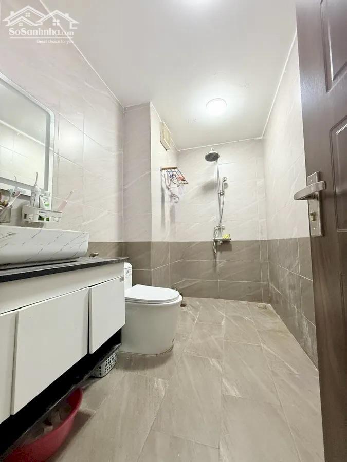 Hình ảnh Bán Nhà Đẹp 50m2 Nguyễn Khánh Toàn - Cầu Giấy, 4PN, 6 Tầng Chắc Chắn, Ngõ Nông, Sát Ô tô Tránh, Sổ Đỏ 3