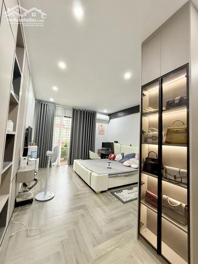 Hình ảnh Bán Nhà Đẹp 50m2 Nguyễn Khánh Toàn - Cầu Giấy, 4PN, 6 Tầng Chắc Chắn, Ngõ Nông, Sát Ô tô Tránh, Sổ Đỏ 2