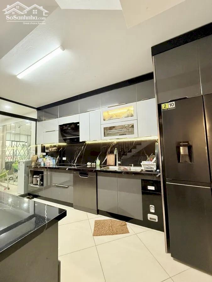 Hình ảnh Bán Nhà Đẹp 50m2 Nguyễn Khánh Toàn - Cầu Giấy, 4PN, 6 Tầng Chắc Chắn, Ngõ Nông, Sát Ô tô Tránh, Sổ Đỏ 1