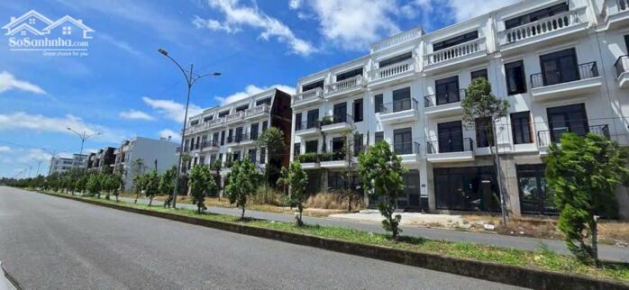 Hình ảnh Bán nhà phố trục chính đường D1 kdc hồng loan 1