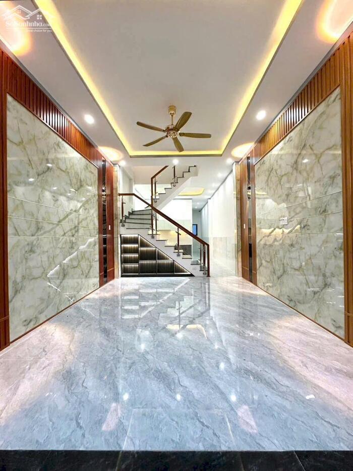 Hình ảnh Nhà lầu mới – Tặng đủ nội thất – gần Big C Đồng Khởi 1