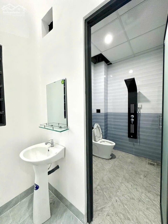 Hình ảnh Nhà lầu mới – Tặng đủ nội thất – gần Big C Đồng Khởi 6