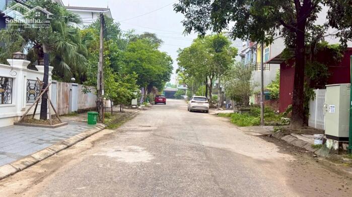 Hình ảnh Bán nhà 3 tầng phố Nguyễn đức định, Liên bảo, Vĩnh yên 0