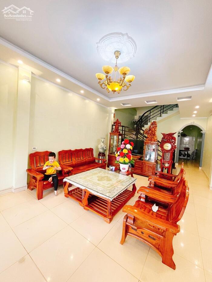 Hình ảnh Bán nhà 3 tầng phố Nguyễn đức định, Liên bảo, Vĩnh yên 1