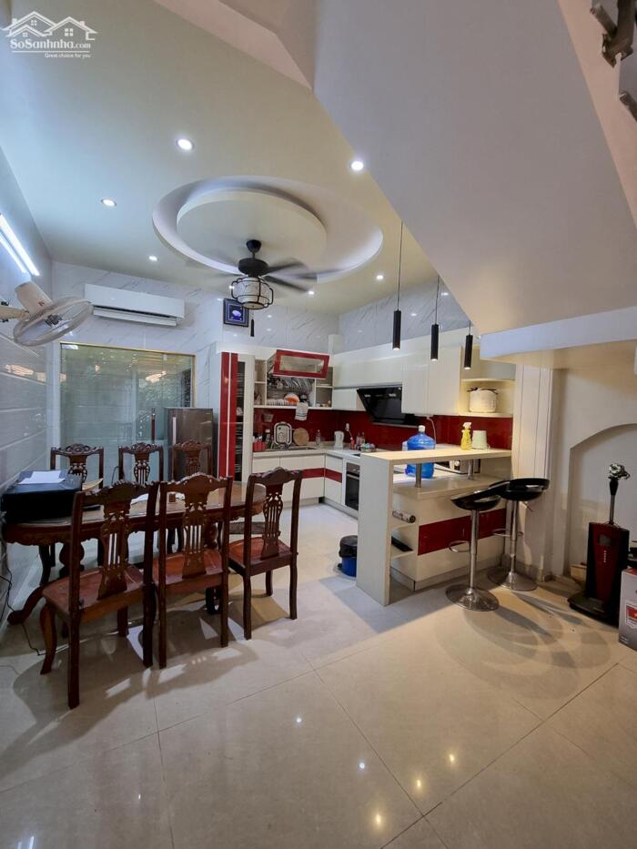 Hình ảnh Cho thuê nhà phố Văn Cao, 4 p.ngủ khép kín, DT: 70m2. 9