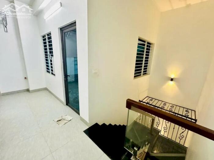 Hình ảnh Nhà 59m2 đường Cầu Giấy, Mặt Tiền 6m, Dân Xây 4 Tầng, Ô Chờ Thang Máy, Ngõ Nông Thoáng, Giá 16.5 Tỷ 6