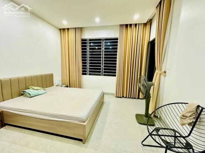 Hình ảnh Nhà 59m2 đường Cầu Giấy, Mặt Tiền 6m, Dân Xây 4 Tầng, Ô Chờ Thang Máy, Ngõ Nông Thoáng, Giá 16.5 Tỷ 5