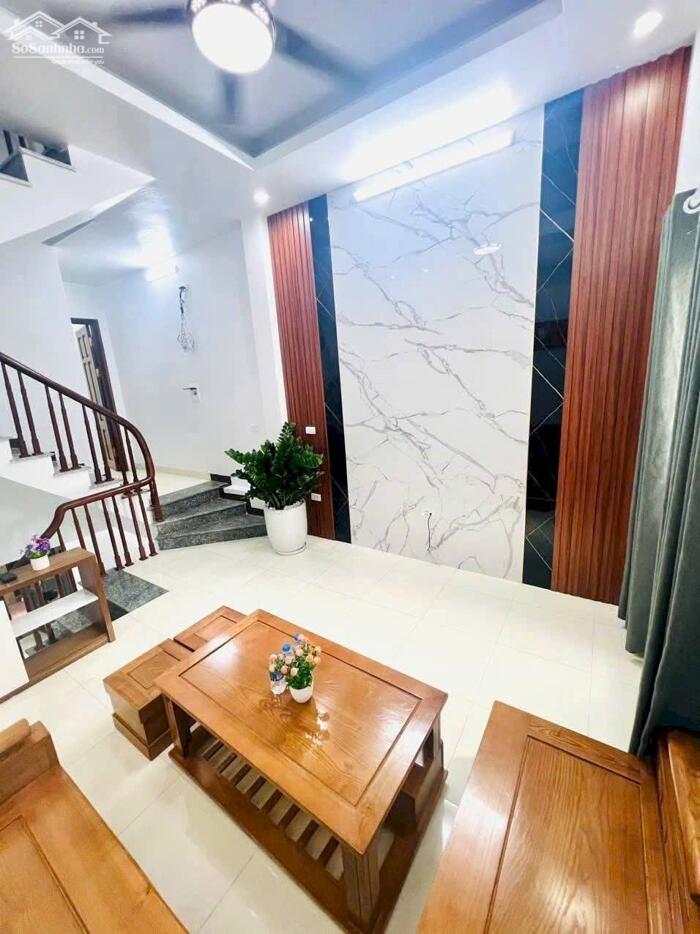 Hình ảnh Bán nhà Tôn Đức Thắng 94m2 lô góc 3 mặt thoáng vỉa hè rộng 43 tỷ 0