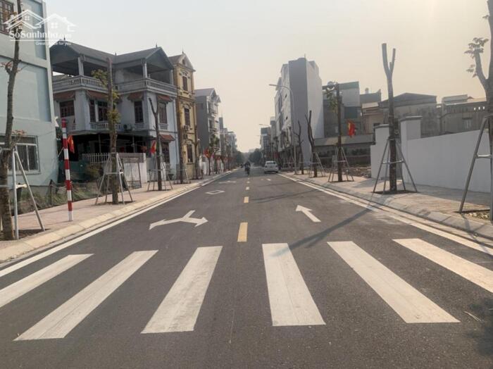 Hình ảnh Bán nhà căn GÓC 5 tầng 1 tum thang máy xây mới ngõ 691 Bát Khối vị trí kinh doanh tốt 2