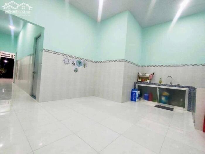 Hình ảnh Nhà cho thuê có máy lạnh sân đậu 7 chỗ ở Lộ Phú Nhơn cách tt Bến Tre 5 phút 4