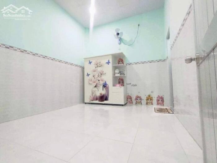 Hình ảnh Nhà cho thuê có máy lạnh sân đậu 7 chỗ ở Lộ Phú Nhơn cách tt Bến Tre 5 phút 6