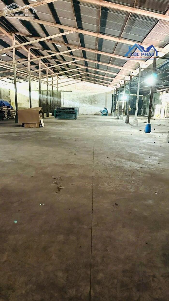 Hình ảnh Cho thuê kho xưởng 1800m2 giá rẻ chỉ 40 triệu. Trảng Bom-Đồng Nai 0