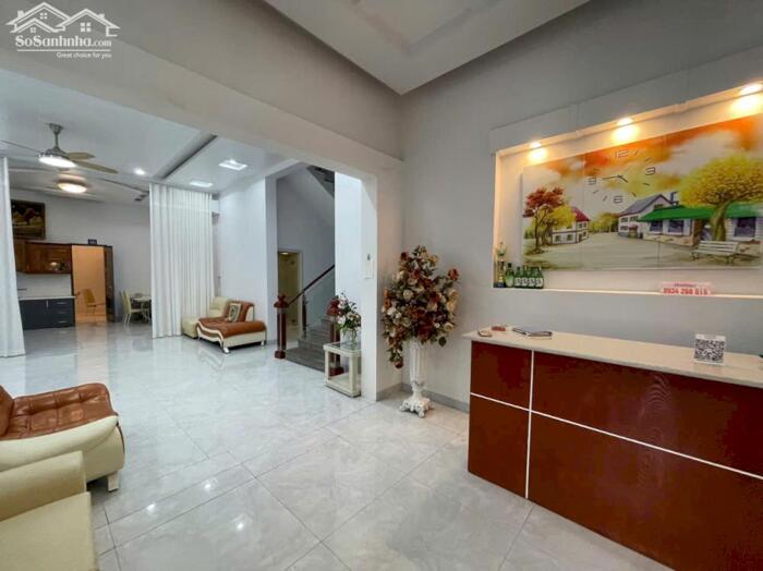 Hình ảnh Cho thuê nguyên căn 10 ngủ khép kín phố Văn Cao, DT: 120m2. 0